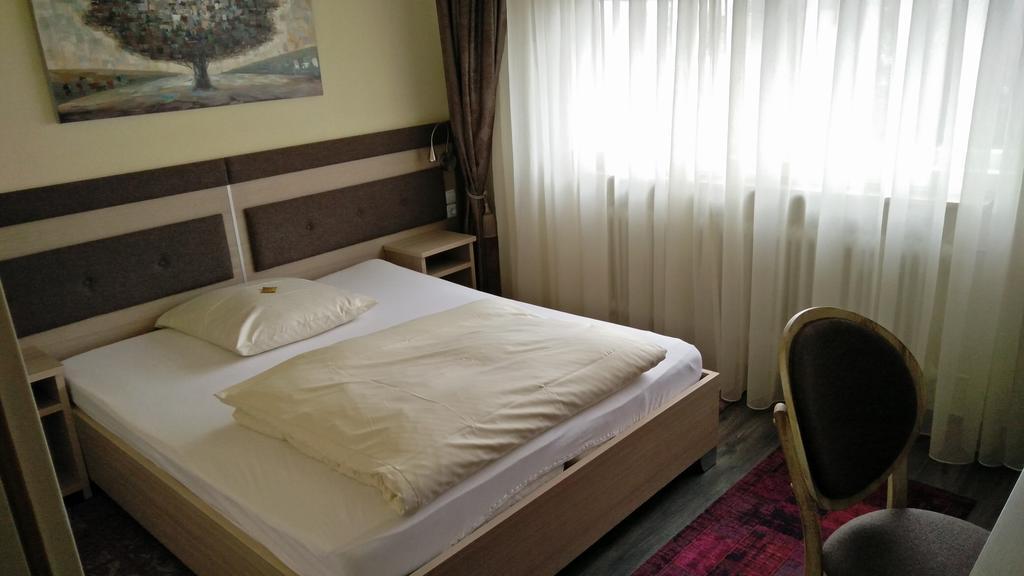 Hotel Alfa Neu-Isenburg Værelse billede